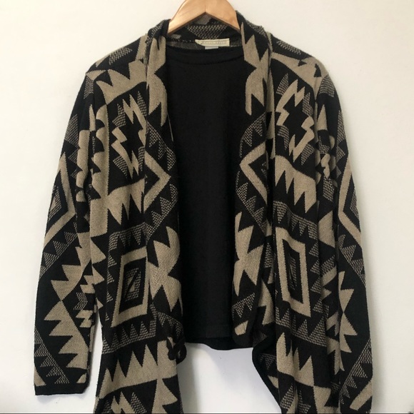 Aztec Waterfall Wrap - Picture 2 of 5